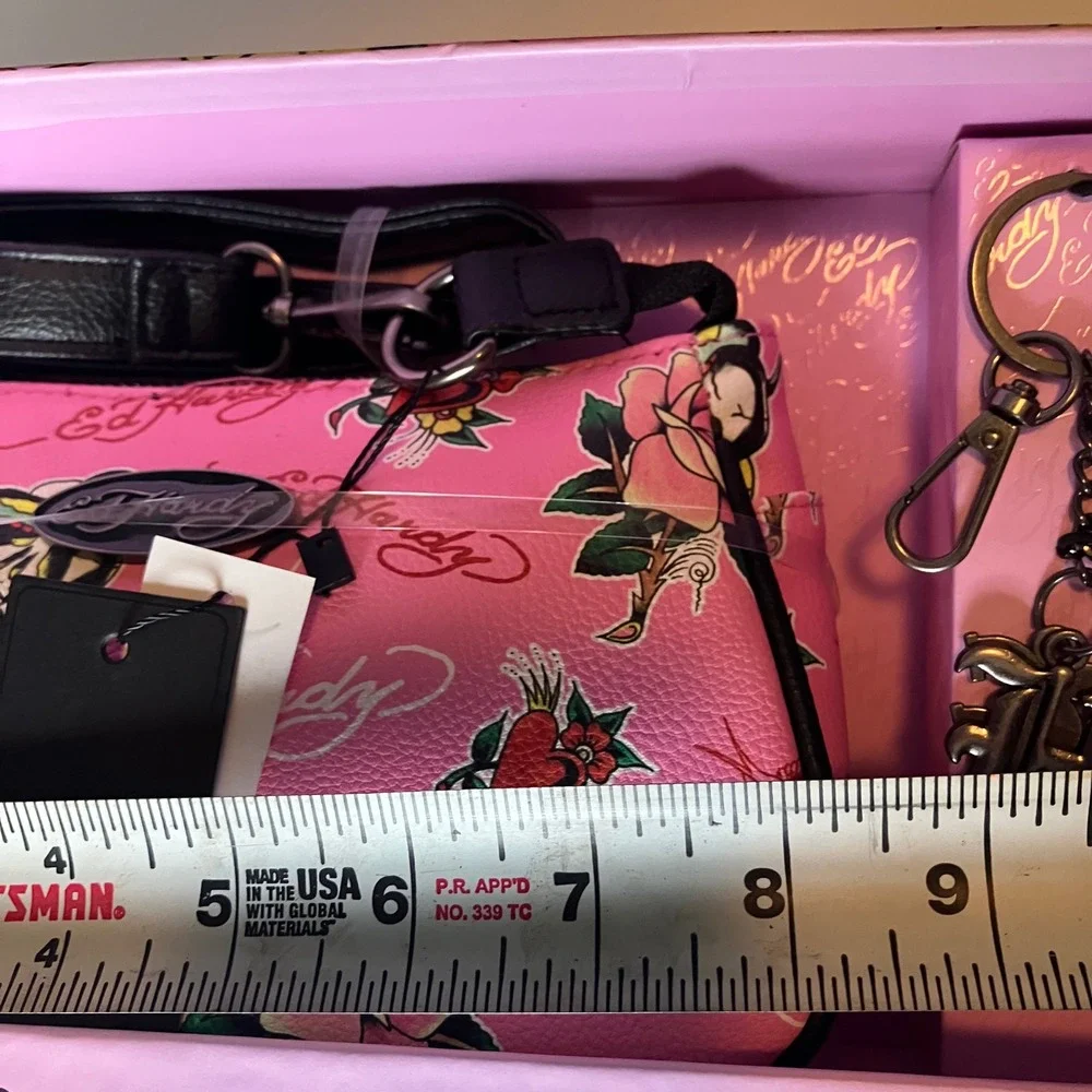 Ed Hardy ed hardy